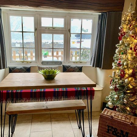Gorgeous Cozy Cottage With A Heritage Feel, Walks, Pubs & Wood Burner تيديسويل المظهر الخارجي الصورة